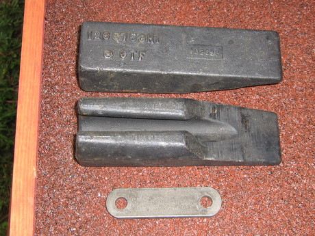 5 NE PN 1266753H1 -AND SHACKLES (BOTTOM).JPG